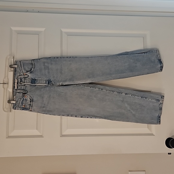 Levi's Denim - Womens Levi Ribcage Straight jean sz 24 light blue denim 5 button closure